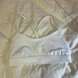 Lululemon flow y nulu bra